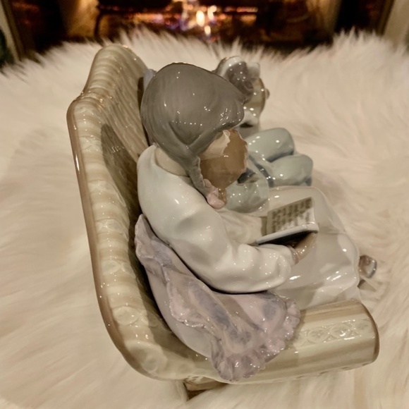 Lladro Big Sister Figurine New In Box - Picture 4 of 8